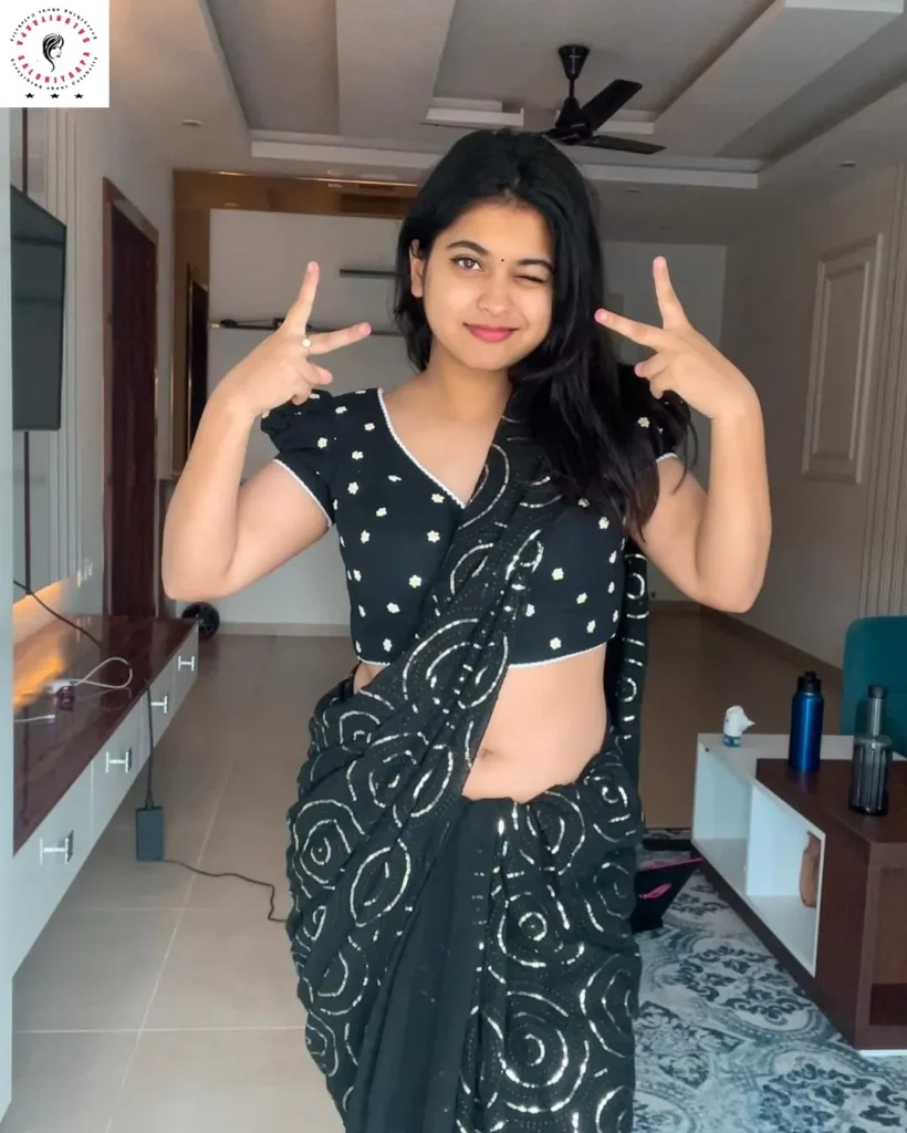 Saloniyaapa in Black Dress